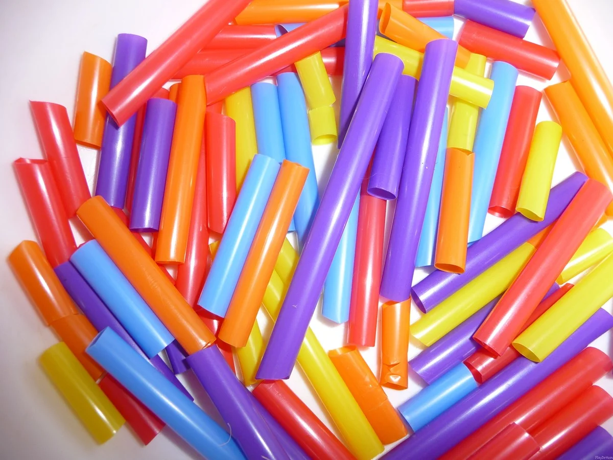 Ledová káva bez změti? Střihněte brčko na polovinu a zjistíte genialitu - image 1