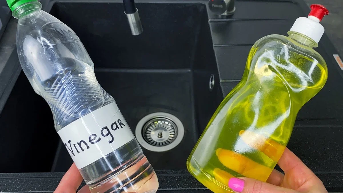 Obyčejná sůl a ocet: jak odstranit nejtvrdší usazeniny bez chemie