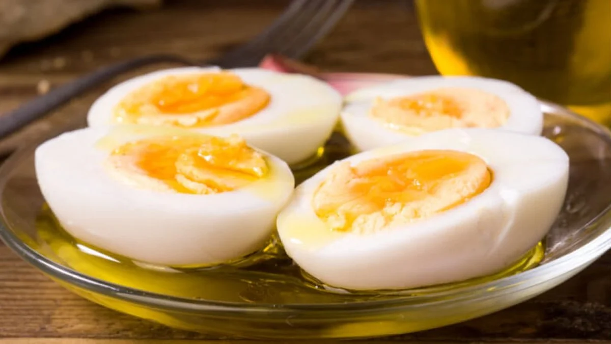 Proč všichni šéfkuchaři přidávají ocet do vařící vody na vejce - image 1