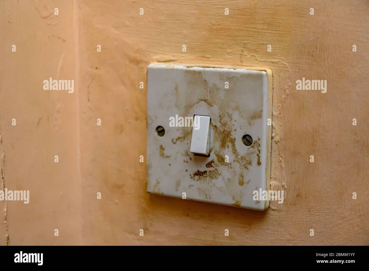 Starý kartáček na zuby čistí vypínače lépe než špecializované prostředky - image 1