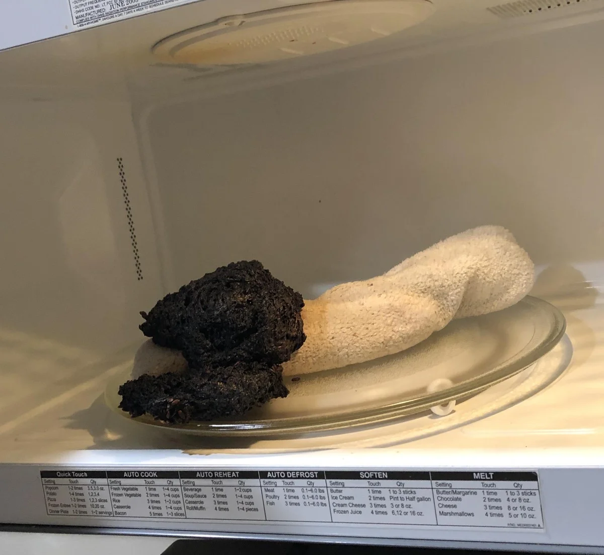 Starý ponožka plná rýže? Perfektní záchrana pro vlhkou koupelnu - image 1