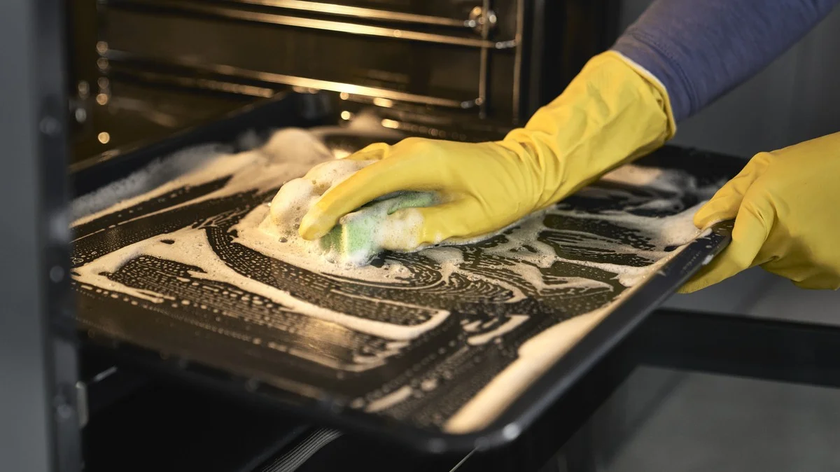 Sůl na troubu: jednoduché čištění bez chemie za pár haléřů - image 1