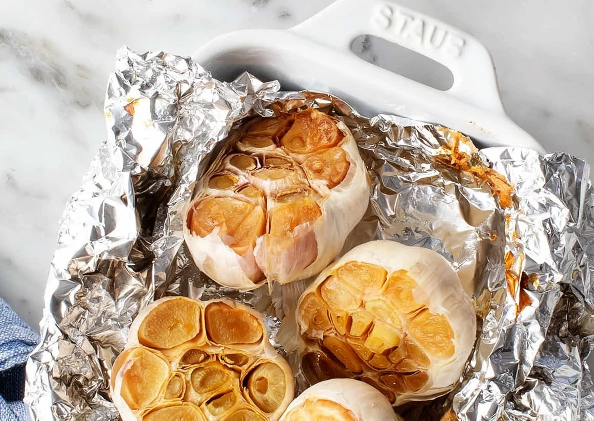 To, co háží většina do koša, je zlatá důl: česnek stojí za to koupit právě teď - image 2