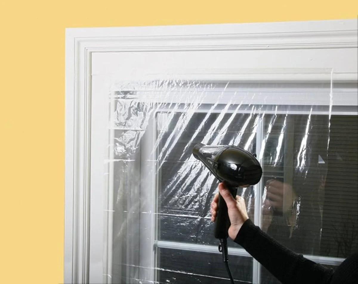 Zalepil jsem tímto kousky plastů: teplota v obýváku se zvedla o 6 stupňů - image 1