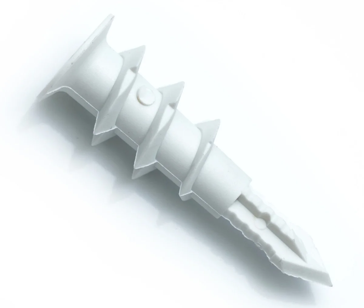 Co tesaři nikdy netlačí do otvorů na stěně – snadné pravidlo stability