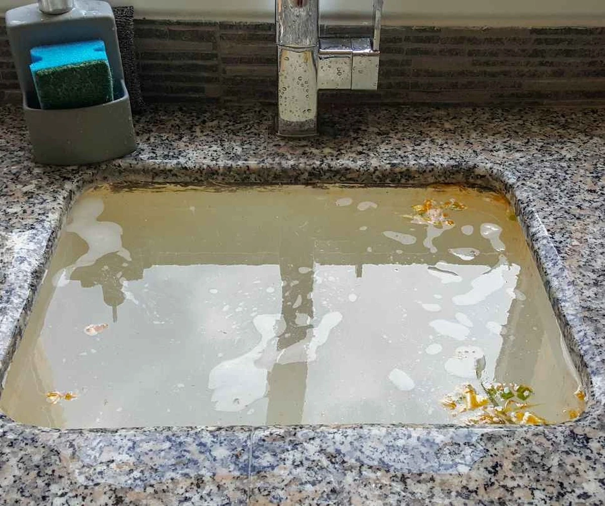 Instalatéři vás prosí: nikdy nelévejte tento olej do odpadu - image 2