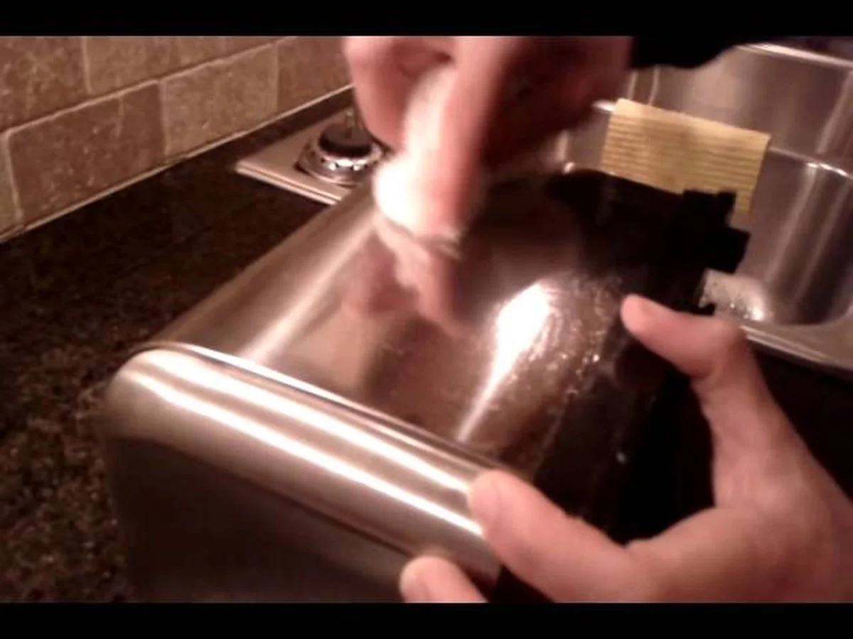 Kromě zuby pasta slouží k něco úplně jinému: čistí chróm jako žádný jiný prostředek