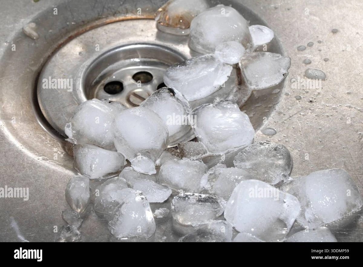 Ledová tříska v toaletě: původní hack proti ucpaným přívodům - image 1