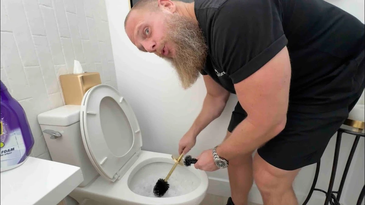 Ledová tříska v toaletě: původní hack proti ucpaným přívodům - image 2