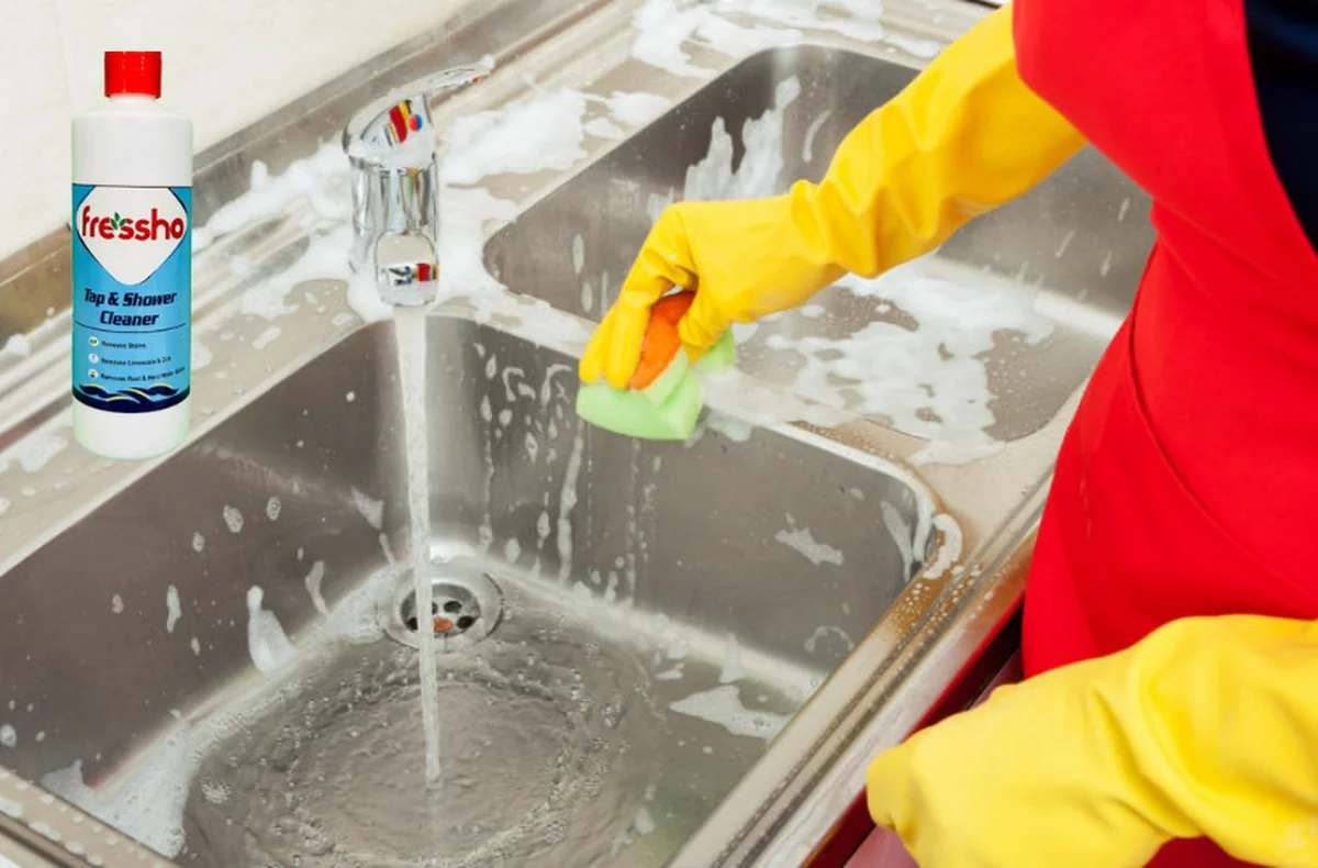 Sodovka do umyvadla pracuje lépe než drahé čistidlo? Vyzkoušeli jsme to - image 2