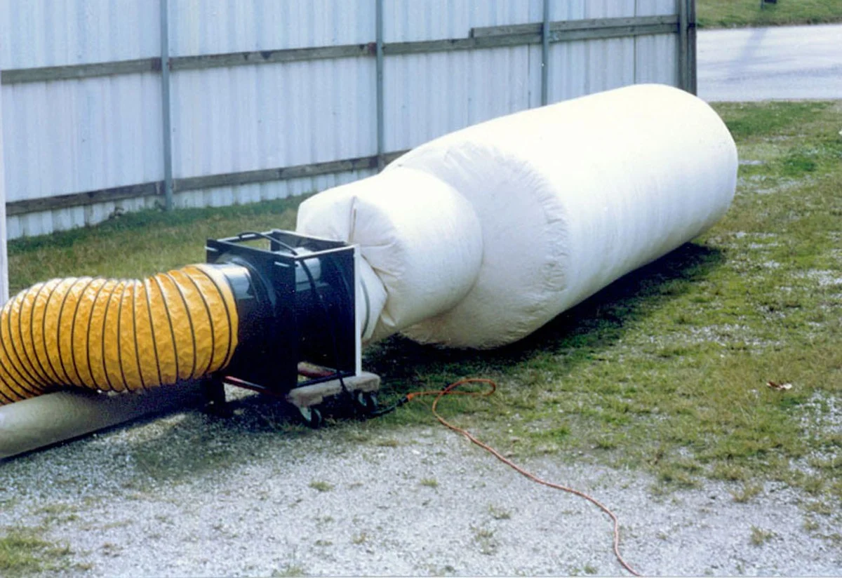 Starý ponožka jako sběrač prachu? Proč ji stavitelé nosí do každého pokoje - image 1