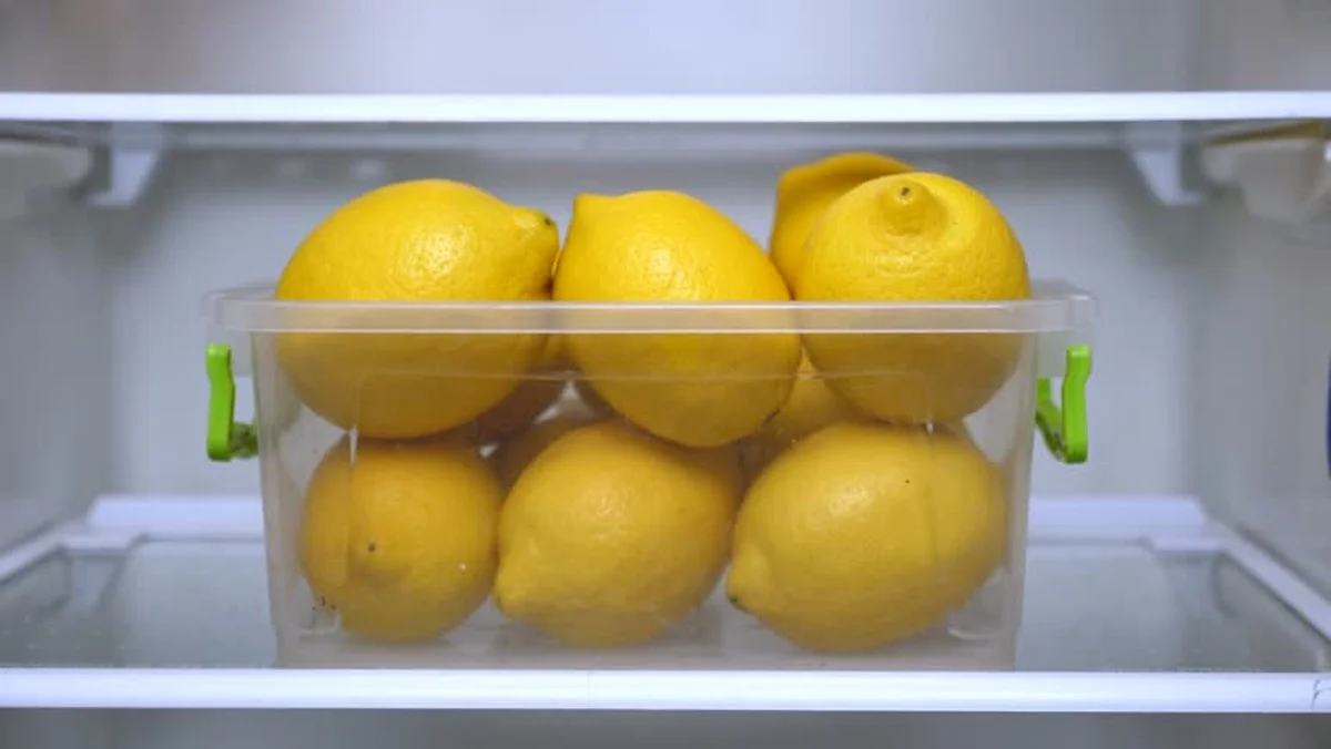 Uporabljte tři citrony pro čistotu ledničky bez chemie