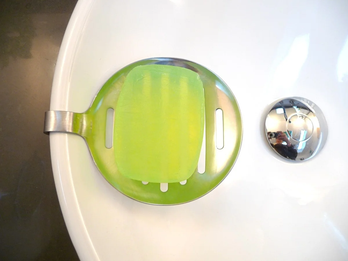 Vidlička v mýdlové krabičce změní způsob, jak si sprchujete