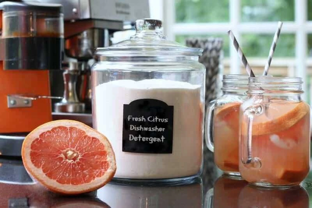 Citronová kůra do myčky: silnější než drahé chemikálie - image 1