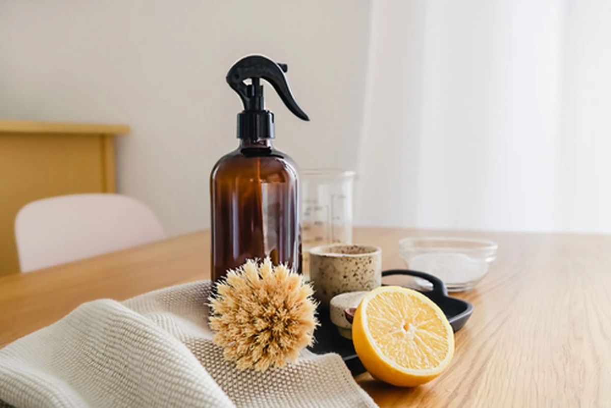 Ocet na záclonách: Proč to dělají švýcarské hospodyňky každý týden - image 2