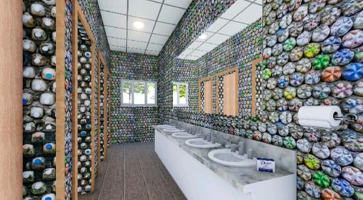 Plastová lahev v záchodě: starý trik instalatérů na ušetření vody - image 1