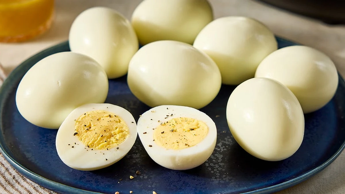 Proč vrchní kuchaři vždy přidávají ocet do vařící vody na vejce