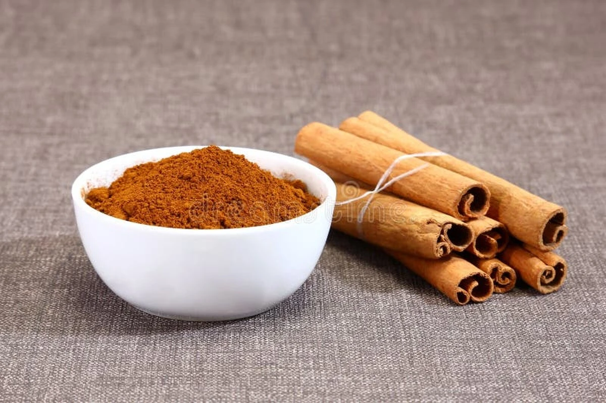 Skořice na parketě: proč ji rozptylují profesionálové před vysavačem