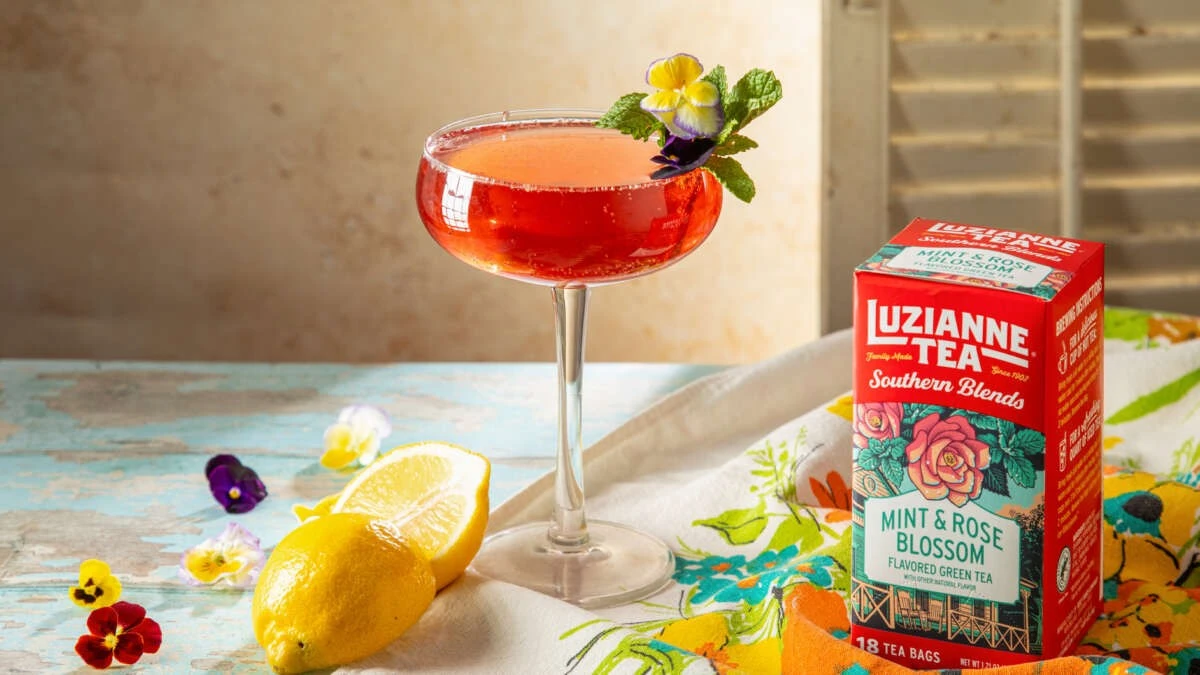 Slupky od cibule v konvi s květinami mění všechno - image 1