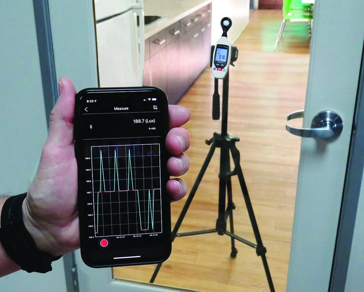 Starý mobilní telefon jako chytrý detektor vlhkosti v bytě - image 1