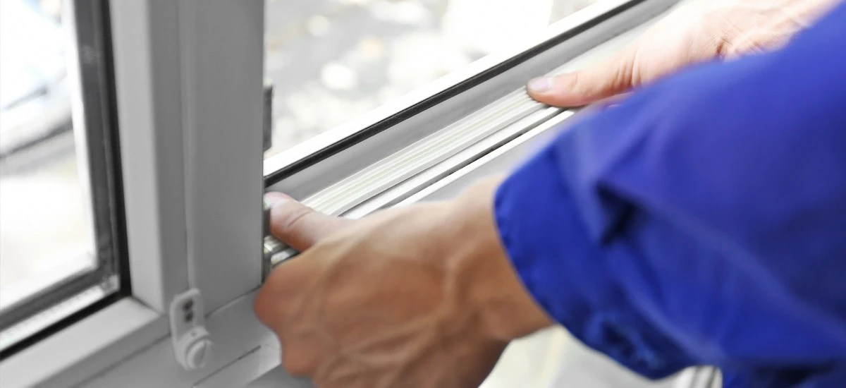 Kousek vosku na okna? Trik na připravený pokoj na zimu - image 2