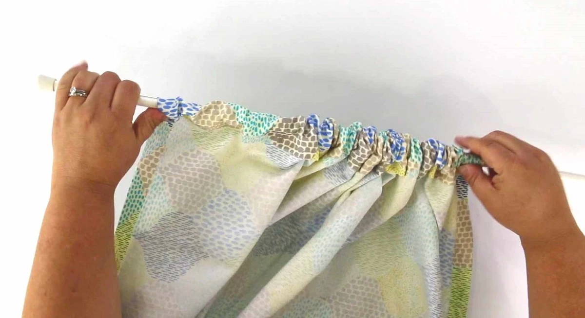 Lepidlo do suchého čištění na závěsy – podívejte se, co se stane - image 1