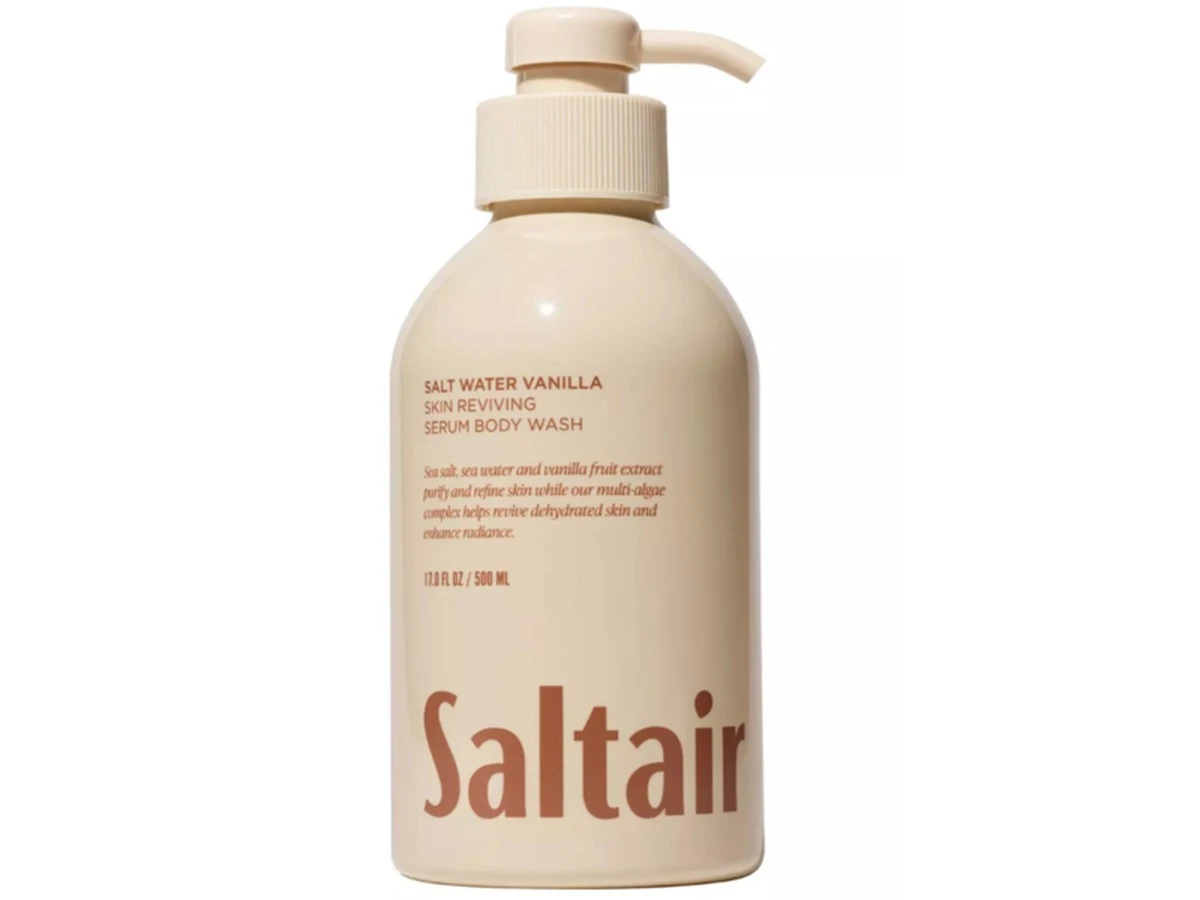 Obyčejná sůl ve sprše změní barvu vody – a vaši pleť zachrání - image 1