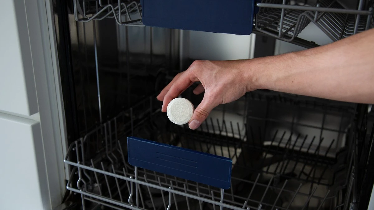 Ocet v myčce na nádobí: proč plumber volá každému známému - image 1