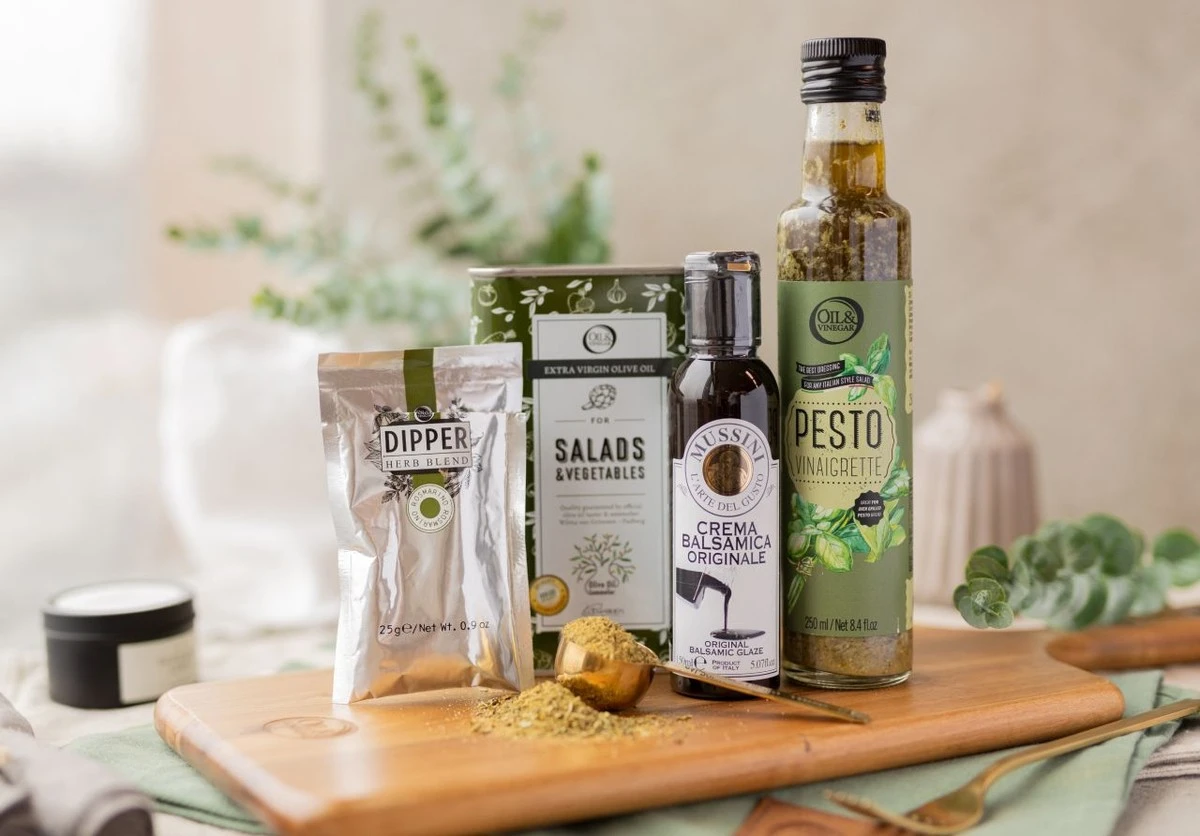 Olej do sprchy a záclony? Trik, který čistí bez drhnout - image 2