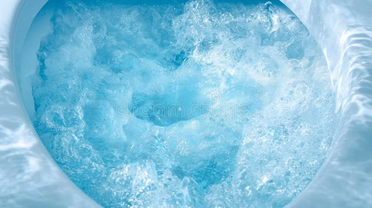 Sodovka v záchodě přes noc – trik, který zastaví problém, za který by se vám zlobit instalatér - image 1