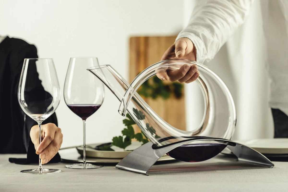 Vinaři prozradili: proč koupit levné víno v plastové lahvi je chyba - image 2