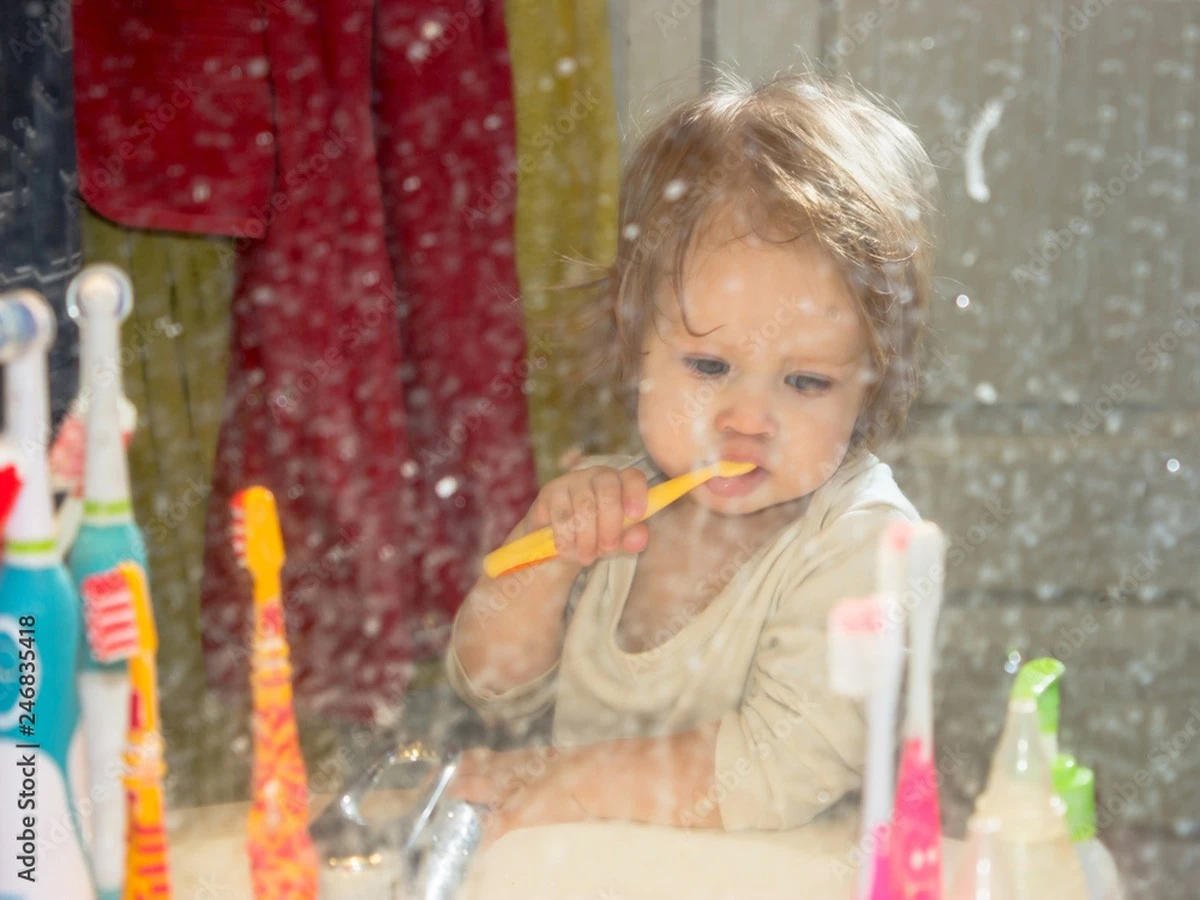Zubní pasta na zrcadle v koupelně a párou zamlžené sklo už vás netrápí - image 1